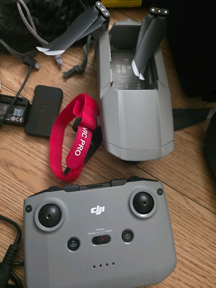 미니 드론 플라이모어 콤보 DJI 매빅 드론 에어2 박스풀셋+아이패드미니5 거치대 포함 일괄 판매합니다 이미지