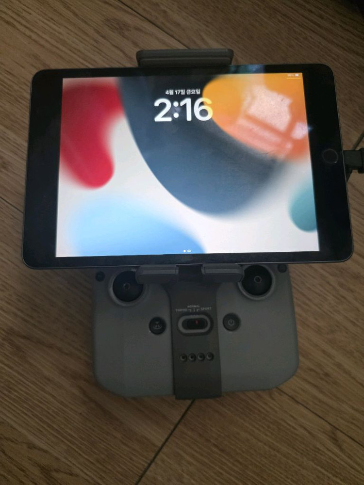 미니 드론 플라이모어 콤보 DJI 매빅 드론 에어2 박스풀셋+아이패드미니5 거치대 포함 일괄 판매합니다 이미지