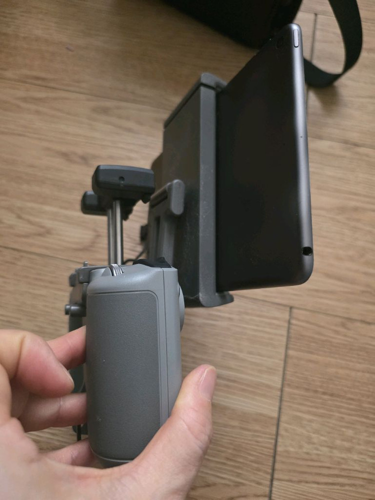 미니 드론 플라이모어 콤보 DJI 매빅 드론 에어2 박스풀셋+아이패드미니5 거치대 포함 일괄 판매합니다 이미지