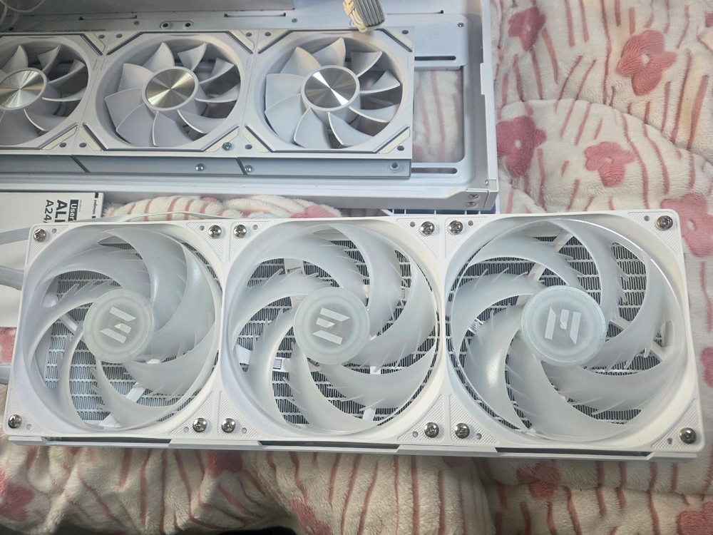 잘만 알파2 se a36 화이트 수냉쿨러 팝니다 이미지