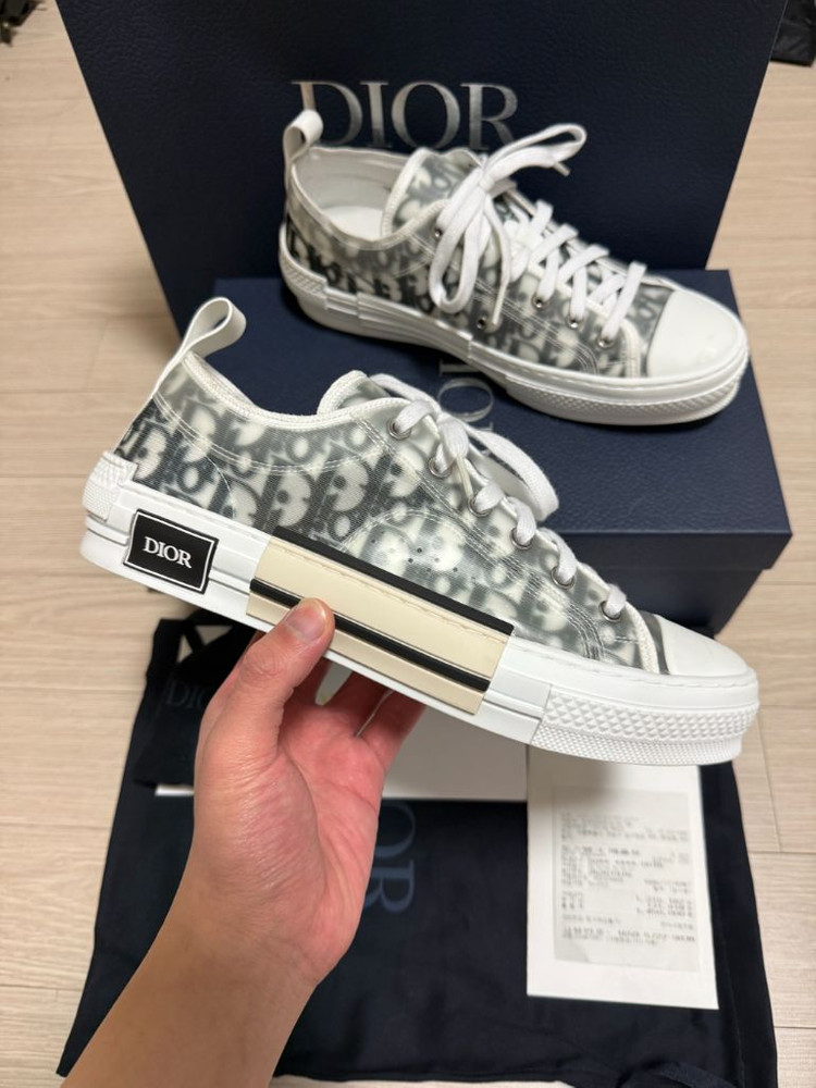 [42] 디올 b23 로우 오블리크 캔버스 화이트 & 블랙 매장판 이미지