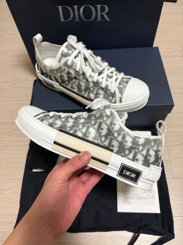 [42] 디올 b23 로우 오블리크 캔버스 화이트 & 블랙 매장판 이미지