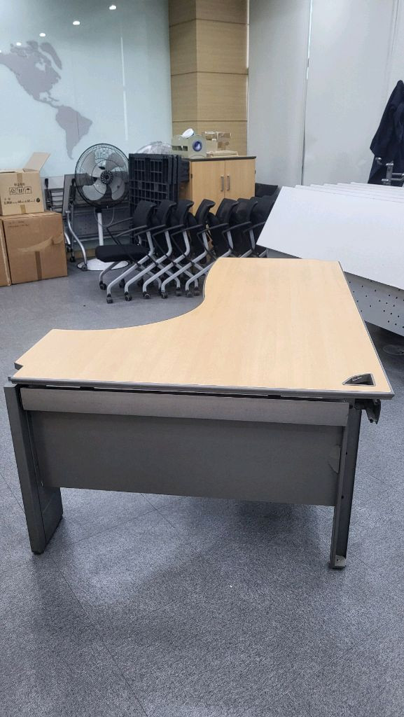 퍼시스 퍼즐플러스 책상 이미지