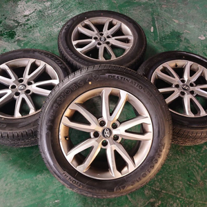 [무료장착] 싼타페 DM 18인치 순정 휠 + 외산 타이어 세트 판매 이미지