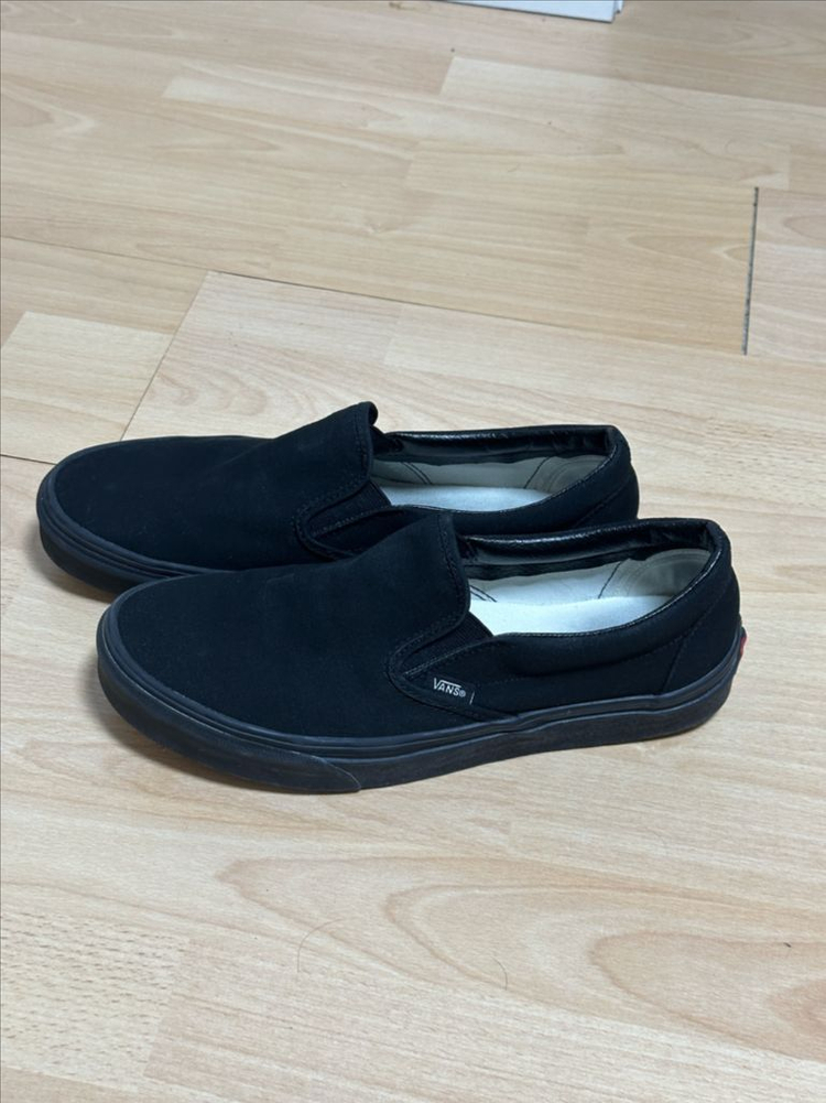 반스 슬립온 올블랙 단색 스니커즈 이미지