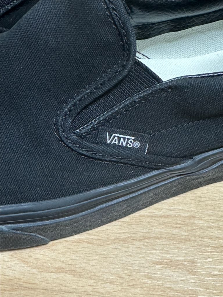 반스 슬립온 올블랙 단색 스니커즈 이미지