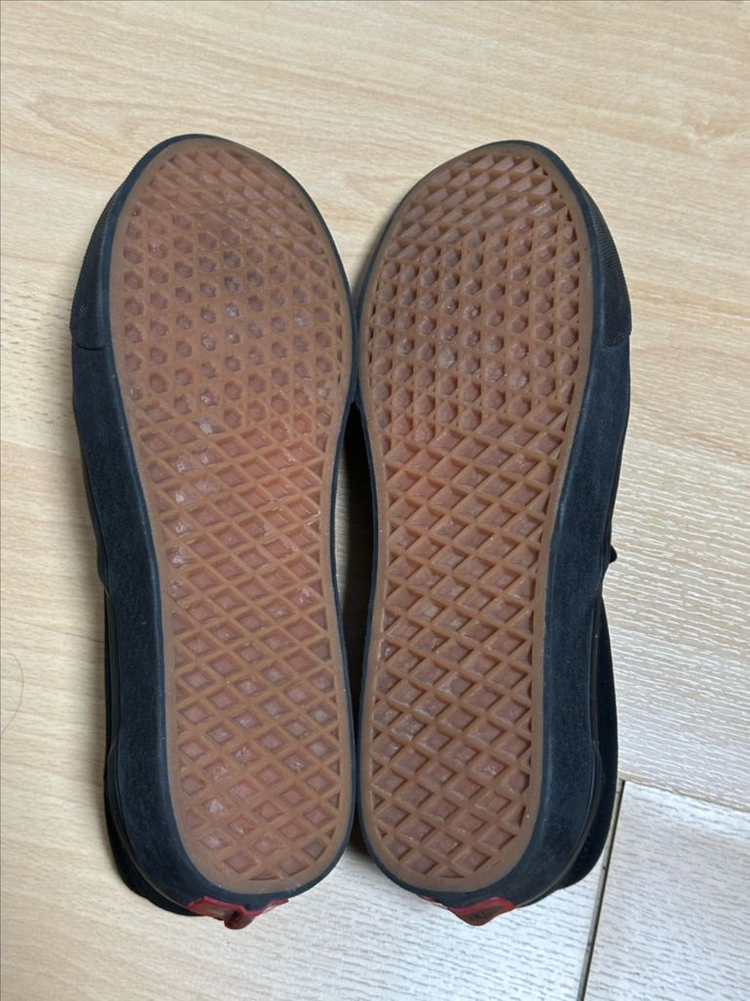 반스 슬립온 올블랙 단색 스니커즈 이미지