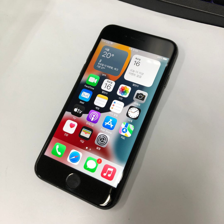 아이폰7 32GB 블랙 중고폰 배터리90% 사진폰 인스타 카메라폰 레트로감성 211654 이미지