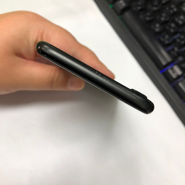 아이폰7 32GB 블랙 중고폰 배터리90% 사진폰 인스타 카메라폰 레트로감성 211654 이미지