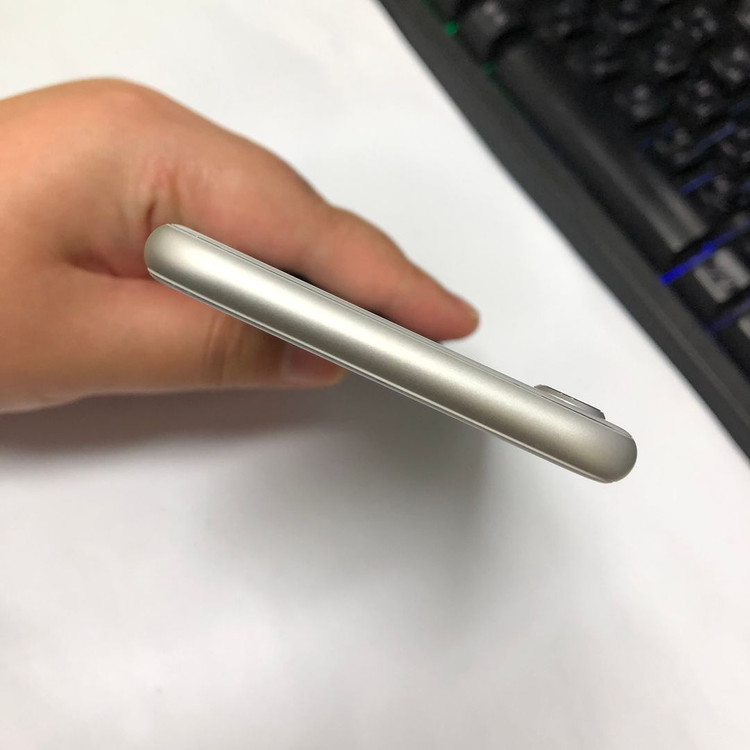 아이폰8 64GB 실버 특SS급 중고폰 배터리100% 사진폰 인스타 카메라폰 레트로감성 283348 이미지