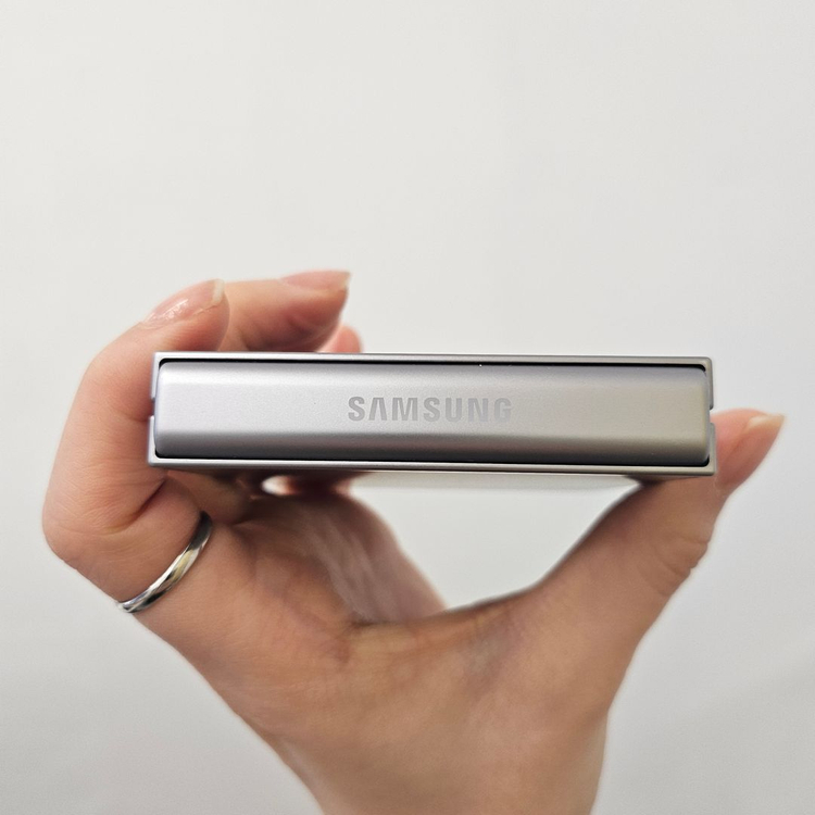 갤럭시 Z플립6 / S급 / 4-29 이미지