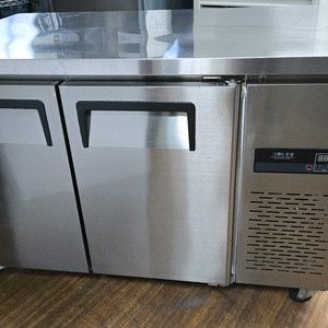 간냉식 테이블냉장고 이미지