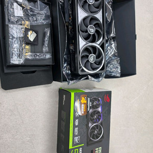 ASUS ROG ASTRAL RTX 5090 BTF EDITION 이미지