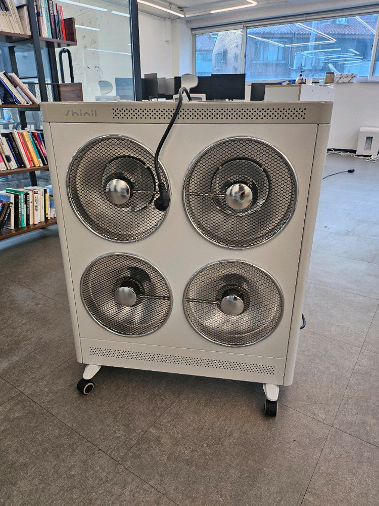 [이사 급매] 신일 4구 대형 고급 전기히터 50만30만 (2주사용/완전 새상품) 이미지