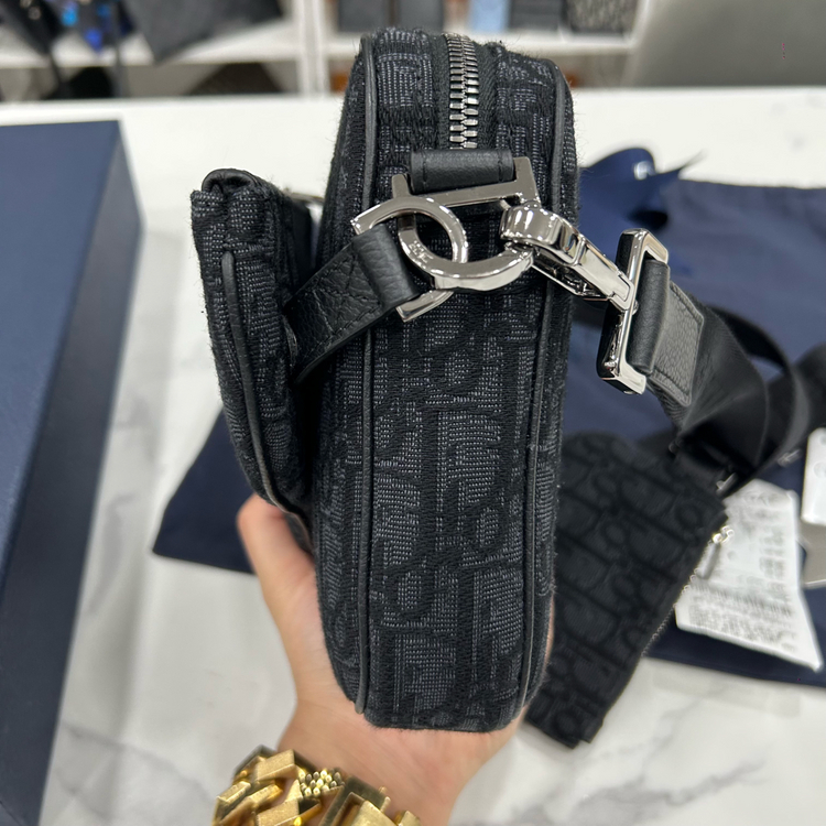 디올 오블리크 트리플 새들백 크로스백 이미지