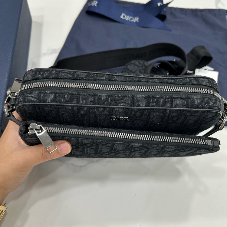 디올 오블리크 트리플 새들백 크로스백 이미지