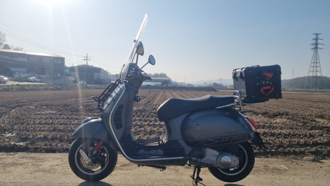 베스파 gts 300 16년식/4만대키로수/급매 이미지