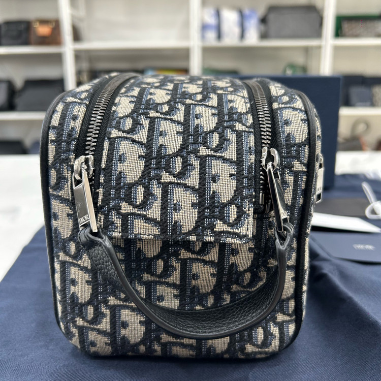 디올 오블리크 토일레트리 돕키트 클러치백 이미지