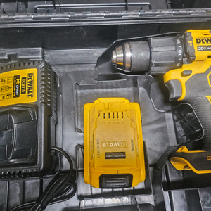 디월트 20V MAX 브러쉬리스 충전 해머 드릴 DCD709 세트 이미지