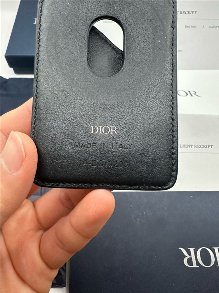 디올 오블리크 맥세이프 카드지갑 이미지