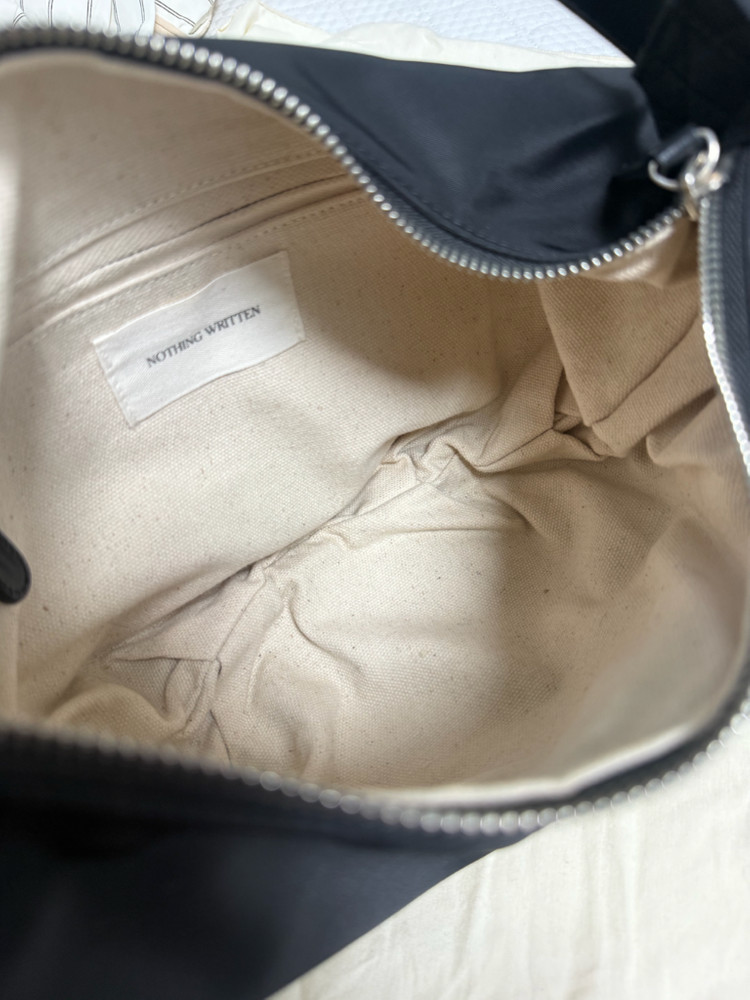 낫띵리튼 호보백 이미지