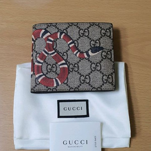 구찌 스네이크 코인 반지갑 새상품급 정품(감정O)구찌프라다루이비통디올고야드샤넬셀린느보테가생로랑발렌시아가버버리가방 이미지