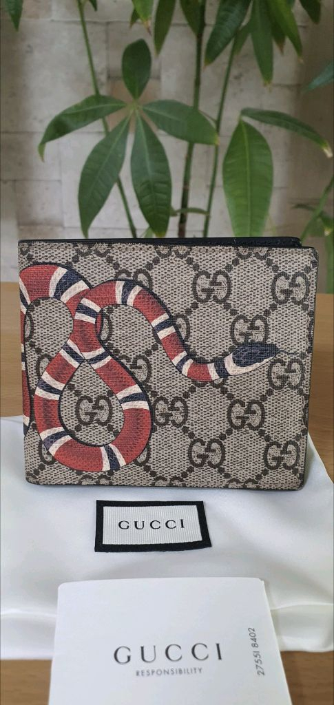 구찌 스네이크 코인 반지갑 새상품급 정품(감정O)구찌프라다루이비통디올고야드샤넬셀린느보테가생로랑발렌시아가버버리가방 이미지