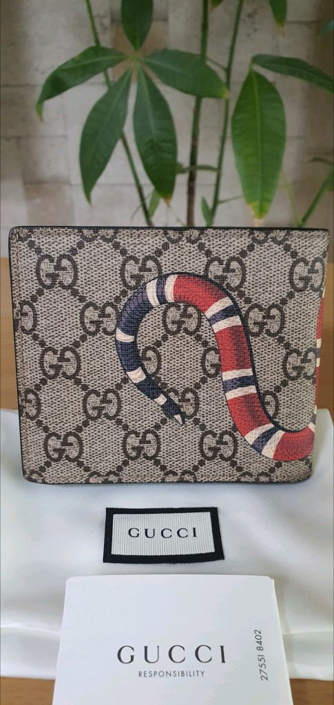 구찌 스네이크 코인 반지갑 새상품급 정품(감정O)구찌프라다루이비통디올고야드샤넬셀린느보테가생로랑발렌시아가버버리가방 이미지