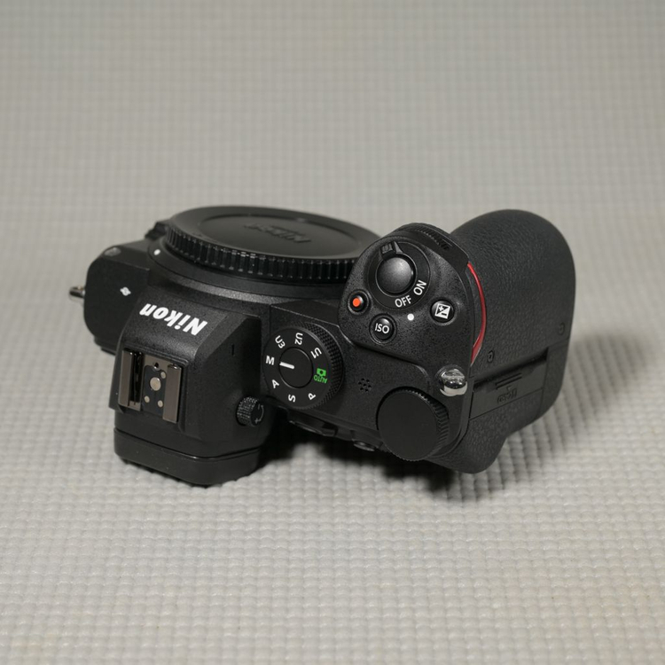 니콘 Z5 카메라 바디 이미지