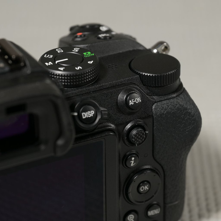 니콘 Z5 카메라 바디 이미지