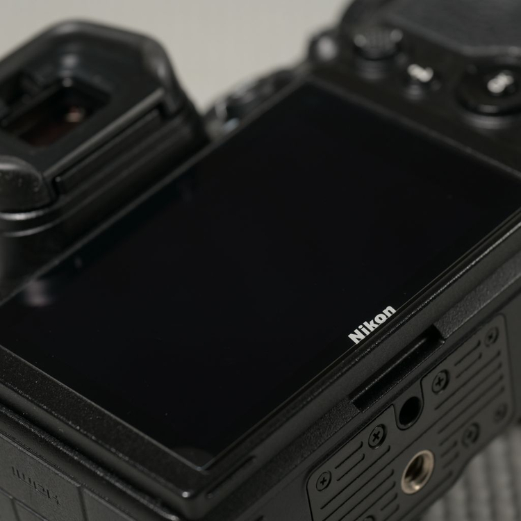 니콘 Z5 카메라 바디 이미지