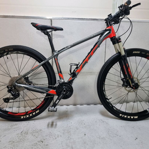 자이언트(Giant)의 XTC SLR 3 MTB 자전거 입니다. 이미지