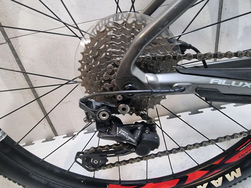 자이언트(Giant)의 XTC SLR 3 MTB 자전거 입니다. 이미지