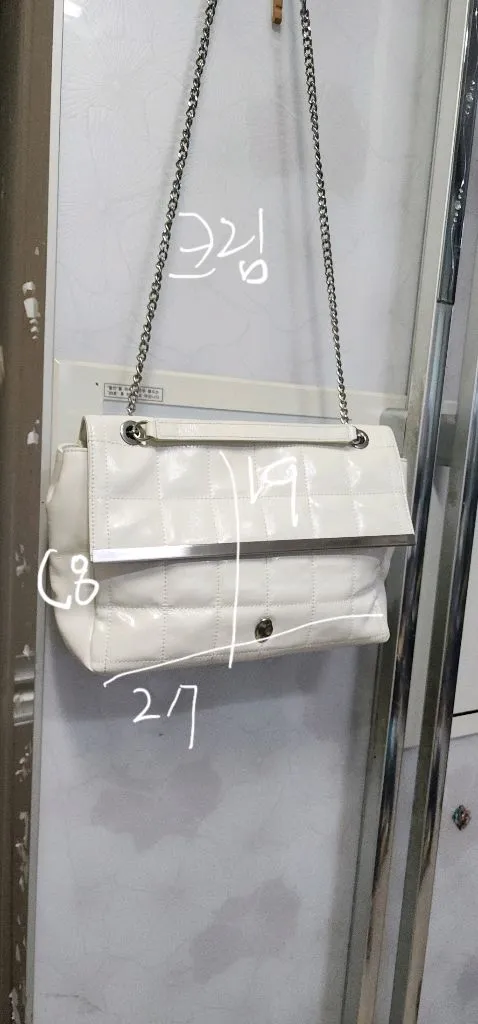 오스트카카 체인숄더백 / 썸웨어버터 이미지