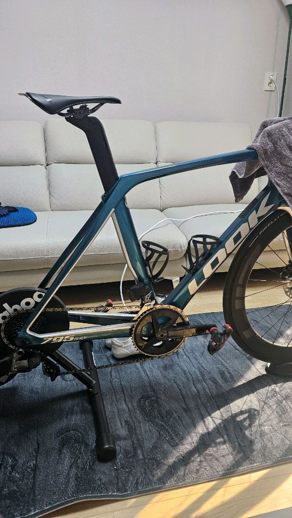 룩 795 블레이드 메탈릭 블루 M 이미지