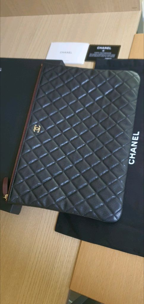 샤넬 캐비어 클러치백 라지 샴골 새상품급 정품(감정O)구찌프라다루이비통디올고야드셀린느보테가생로랑발렌시아가버버리가방 이미지