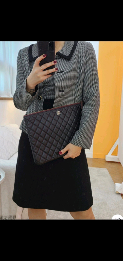 샤넬 캐비어 클러치백 라지 샴골 새상품급 정품(감정O)구찌프라다루이비통디올고야드셀린느보테가생로랑발렌시아가버버리가방 이미지