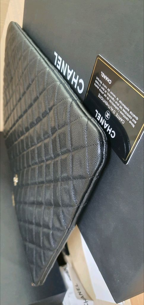 샤넬 캐비어 클러치백 라지 샴골 새상품급 정품(감정O)구찌프라다루이비통디올고야드셀린느보테가생로랑발렌시아가버버리가방 이미지