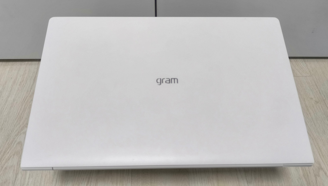 상태 좋은 LG 그램 노트북 15인치 i5 8세대 이미지