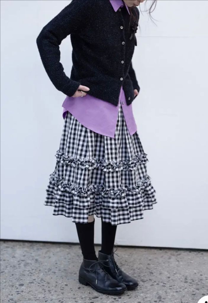 생긴스튜디오 TINSEL KNIT BUTTON CARDIGAN 블랙 이미지