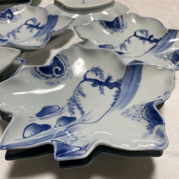 일본 아리타 잎사귀 모양 소메츠케(청화) 비정형 플레이팅 접시, 일식그릇 이미지