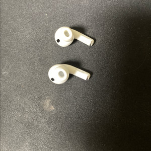 에어팟프로 2세대 왼쪽 2개 개당 45000 이미지