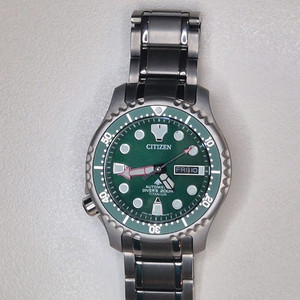 시티즌 복어 티타늄 그린 NY0100-50X 판매합니다. 이미지