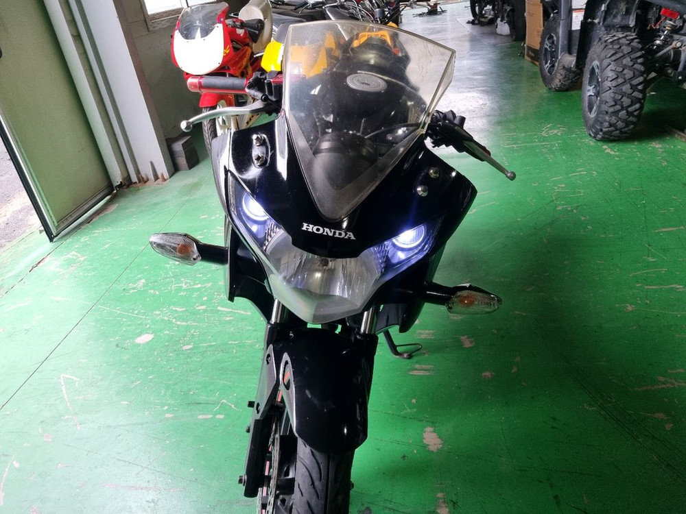 혼다 CBR125R 이미지