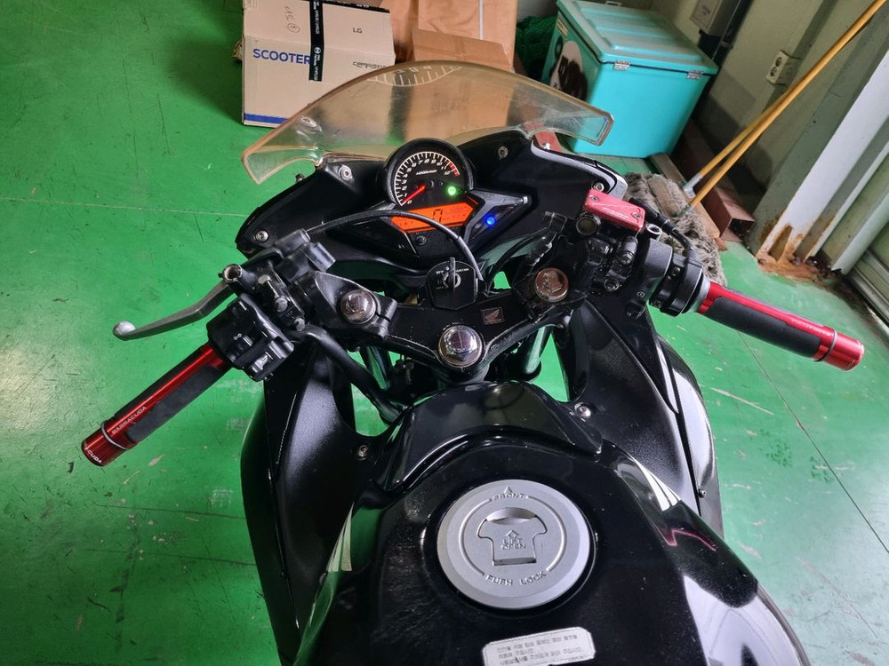 혼다 CBR125R 이미지