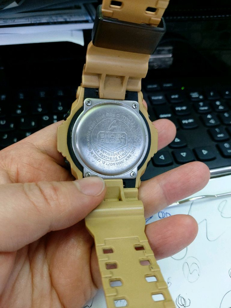 카시오 지샥 금장 시계 이미지