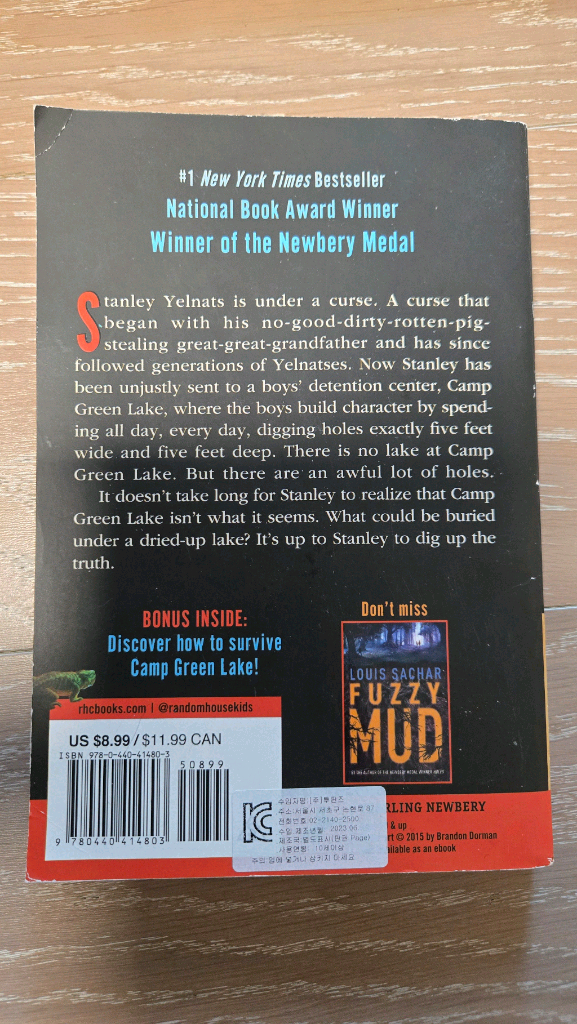 Holes (구덩이) 영어 원서: 루이스 사카 뉴베리상 수상작 이미지