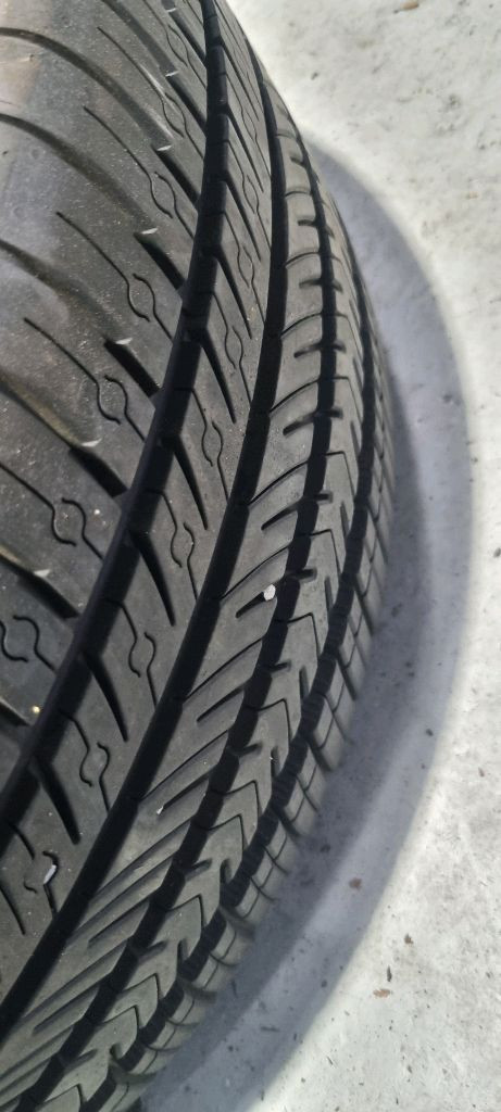 미쉐린 파일럿 4 255/45R18 중고 타이어 2본 이미지