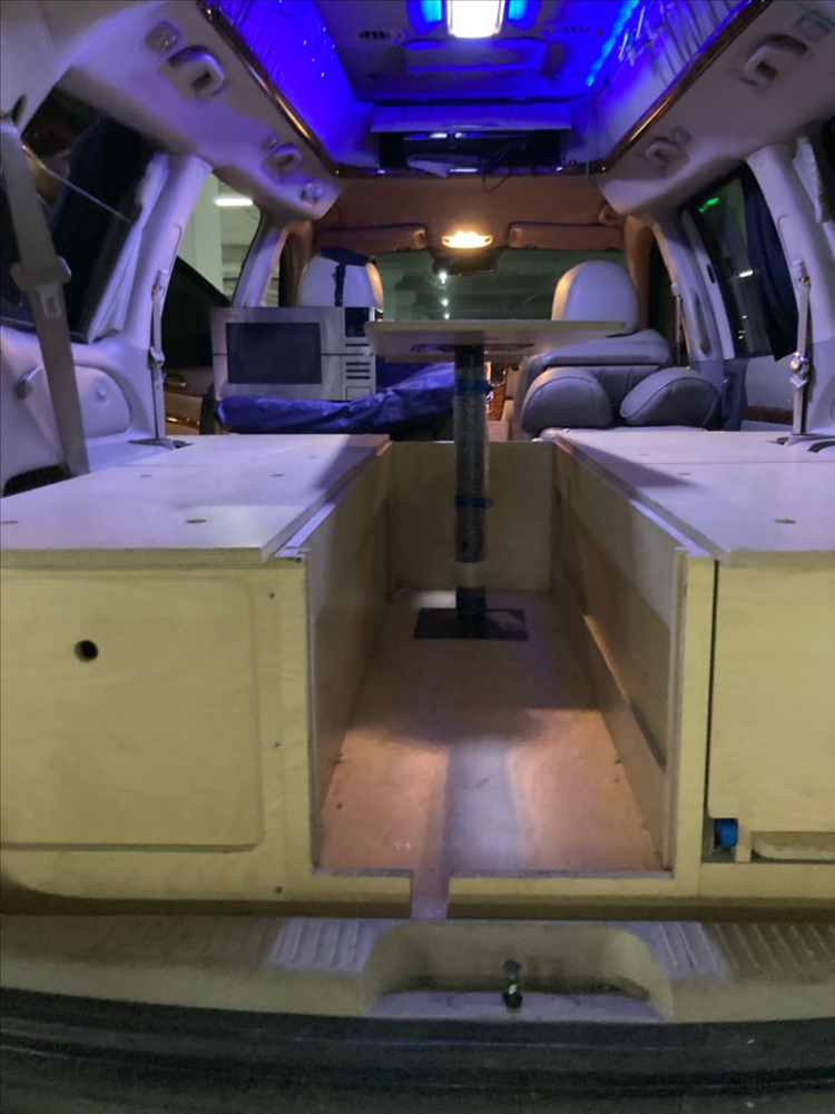 중고차 (세미 캠핑카) 이미지