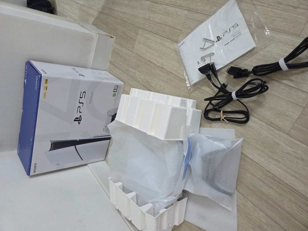 (네고못해드림 죄송)PS5 슬림 디스크 CFI-2018 BOX 세트 팝니다. 이미지